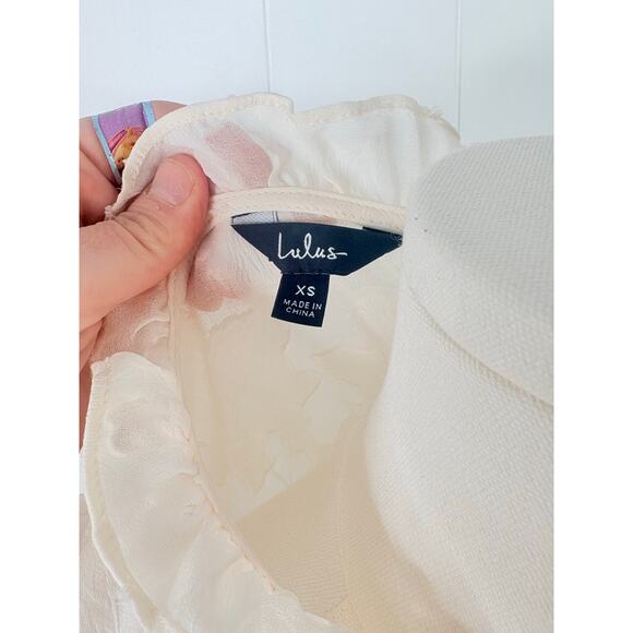 Lulus Ivory Floral Burnout Puff Sleeve Button Front Top Size XS Jacquard Blouse - Picture 13 of 13